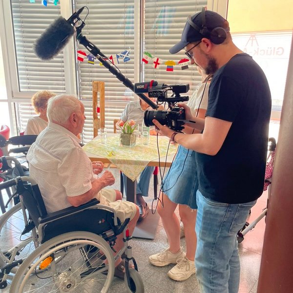 Heute hatten wir besonderen Besuch im Altenheim St. Barbara: Das Team der WDR Lokalzeit war bei uns zu Gast! 🎥 

Das...