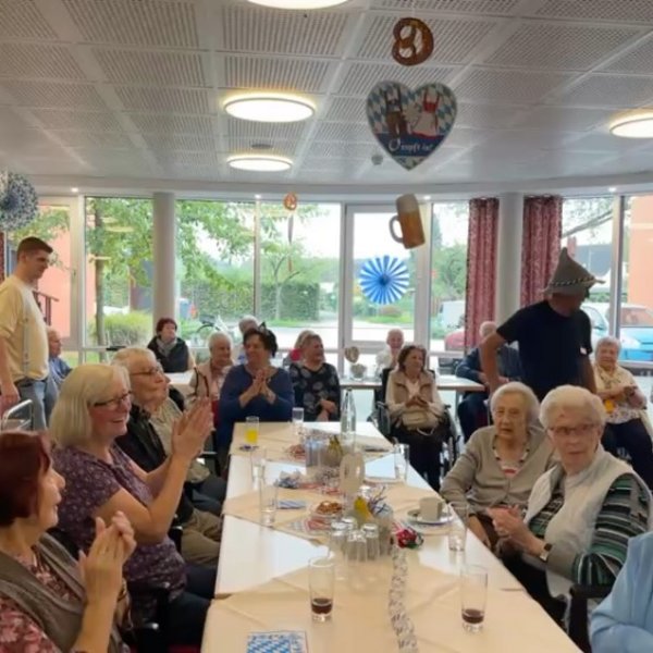 Unser 1. Oktoberfest im Rahmen der Aktionswoche war ein voller Erfolg! 🥨🪗 Dank Reinhard Bartneck und wunderbarer Musik...